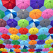Színes esernyők