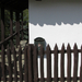 Kerítés postaládával