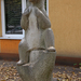 Ülő medve-szobor - III Meggyfa u 14