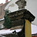 havas kerítés kővázával