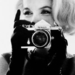 Marilyn Monroe a Nikon fényképezőgép
