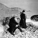 Az öreg Tolsztoj és Csehov Jaltán a tengerparton 1901-ben