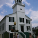 Mackinac Island: Rita biciklizik a templom előtt