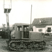 Szovjet DT-54 traktor szerelőkosárral