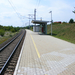A megállóhely peronja Pándorfalu felé nézve.