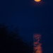 Vörös Hold a Balaton felett